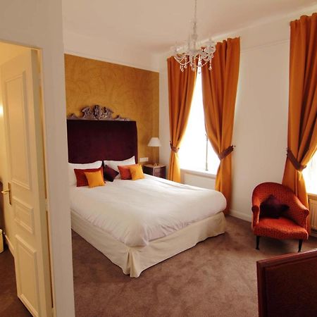 Logis Hotel Les Fuchsias แซ็ง-วา-ลา-อูเก ภายนอก รูปภาพ