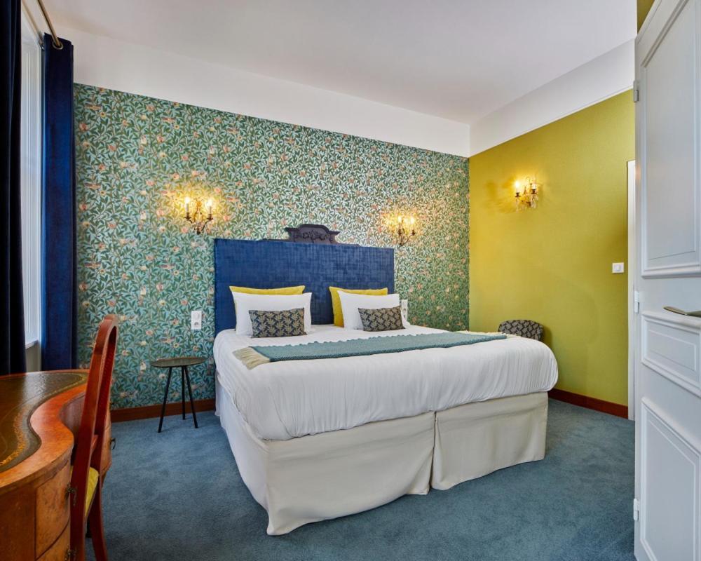 Logis Hotel Les Fuchsias แซ็ง-วา-ลา-อูเก ภายนอก รูปภาพ