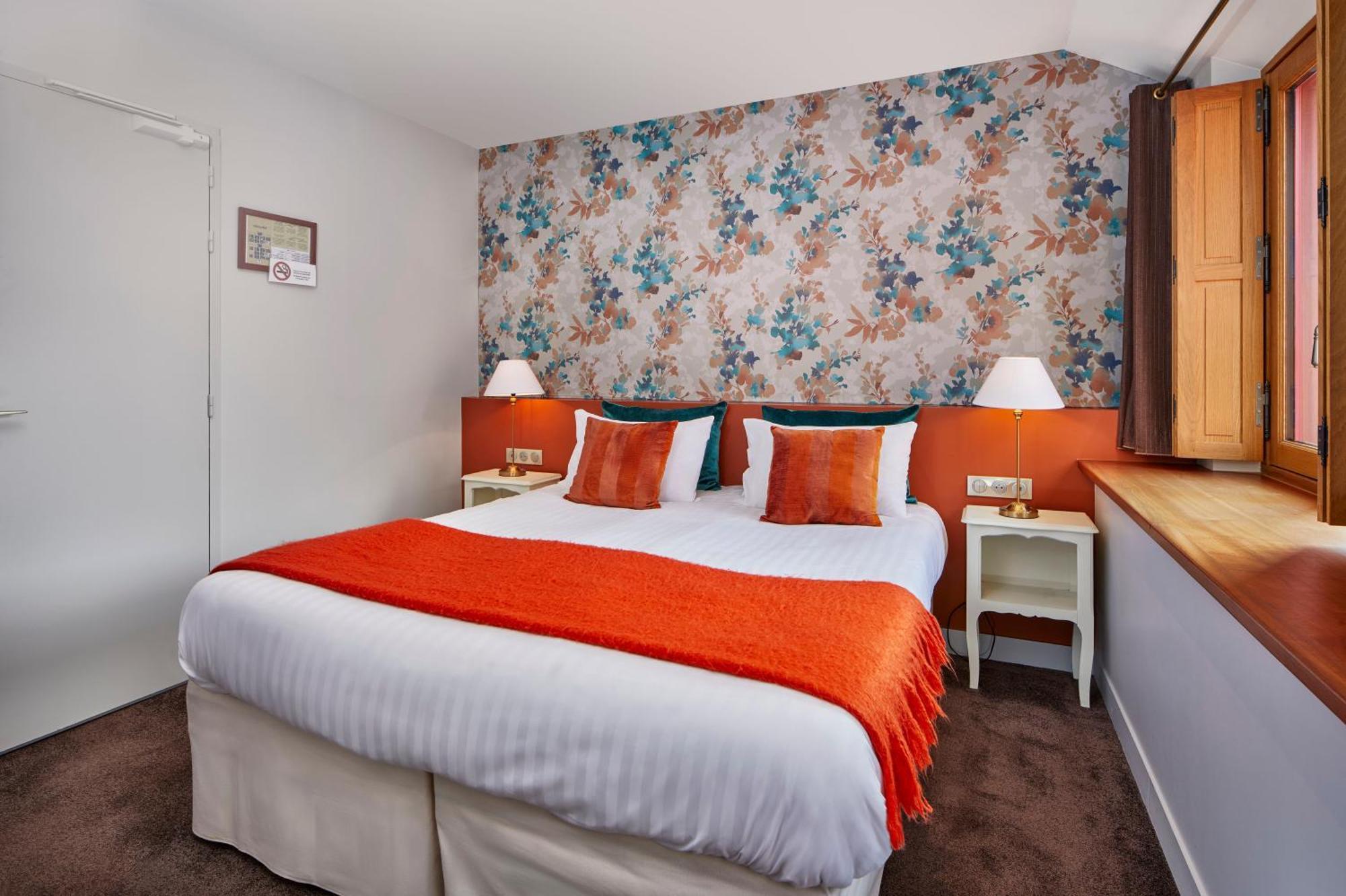 Logis Hotel Les Fuchsias แซ็ง-วา-ลา-อูเก ภายนอก รูปภาพ